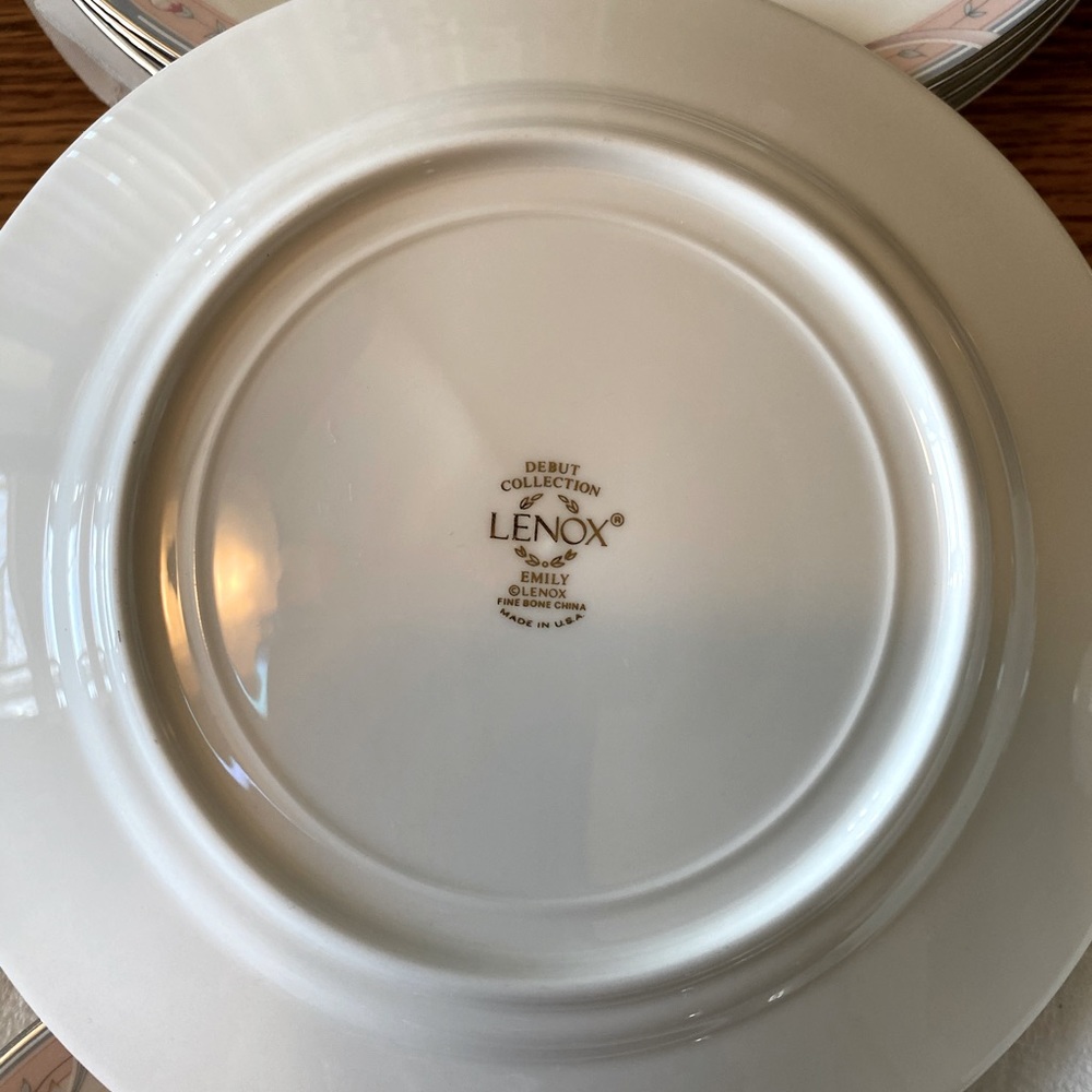 Emily by Lennox 5 place settings